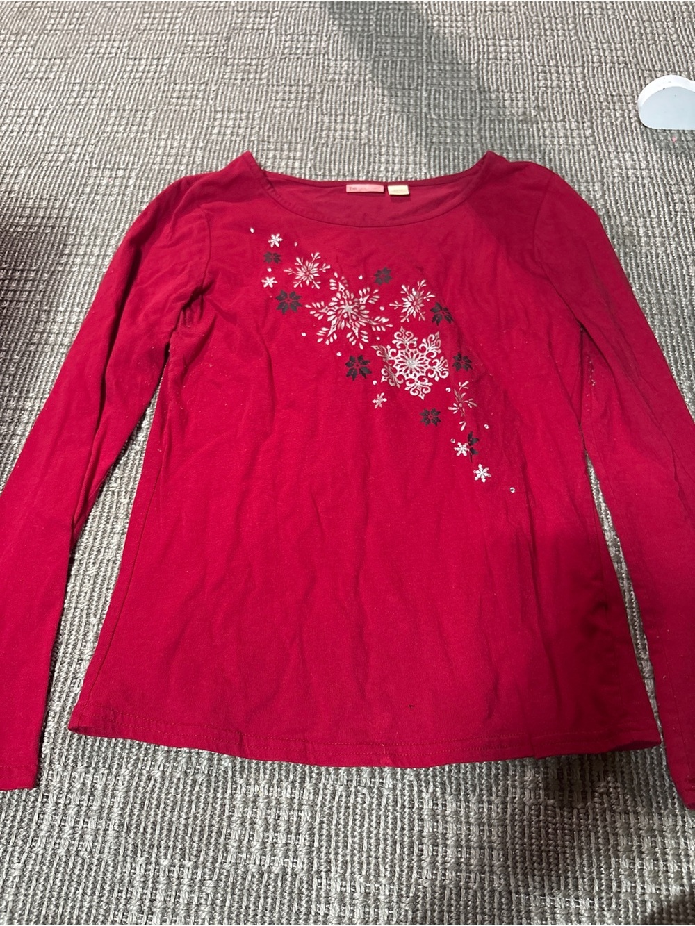 Women’s Red Long-Sleeve Floral Snowflake Print Top